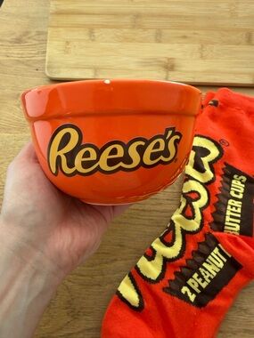 Reese’s Socks + Bowl